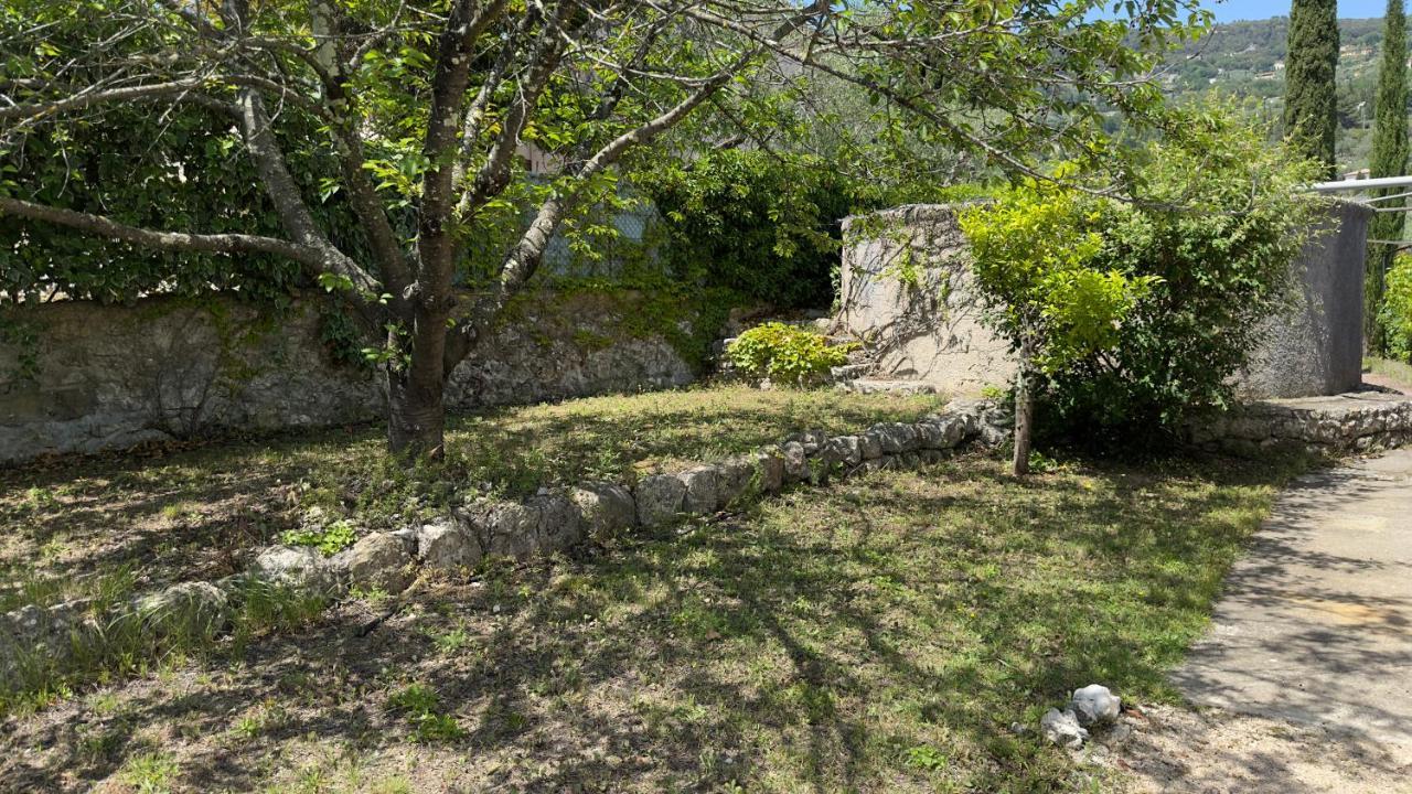 Villa Entiere Au Calme Dans Village Provencal Peymeinade Bagian luar foto