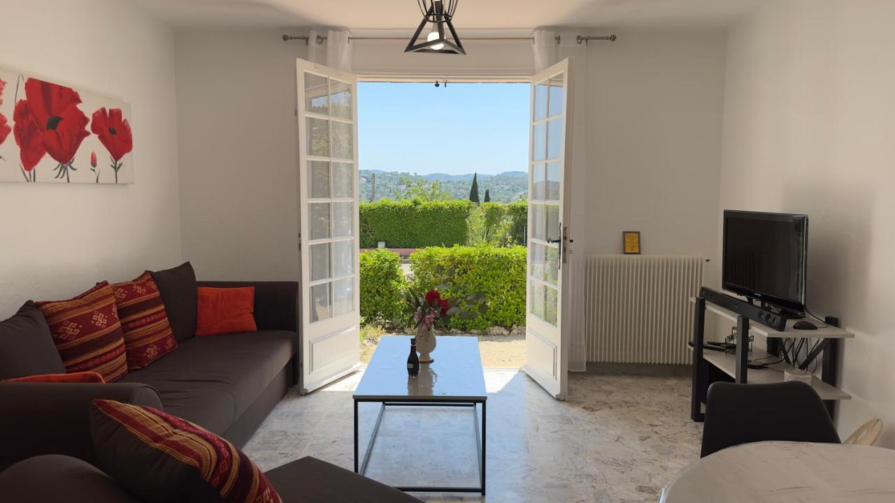 Villa Entiere Au Calme Dans Village Provencal Peymeinade Bagian luar foto